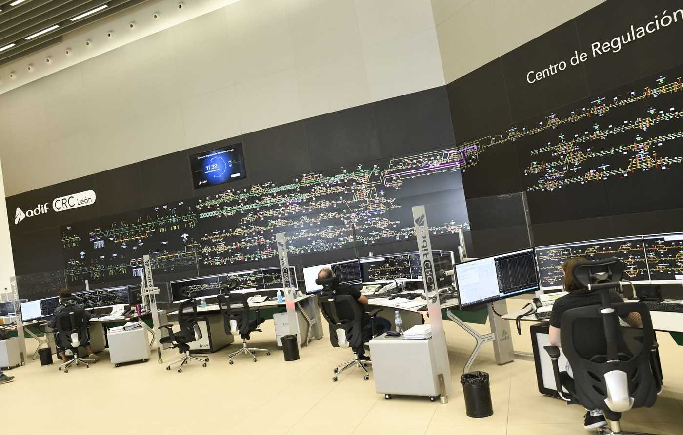 Trabajadores en el CRC de León